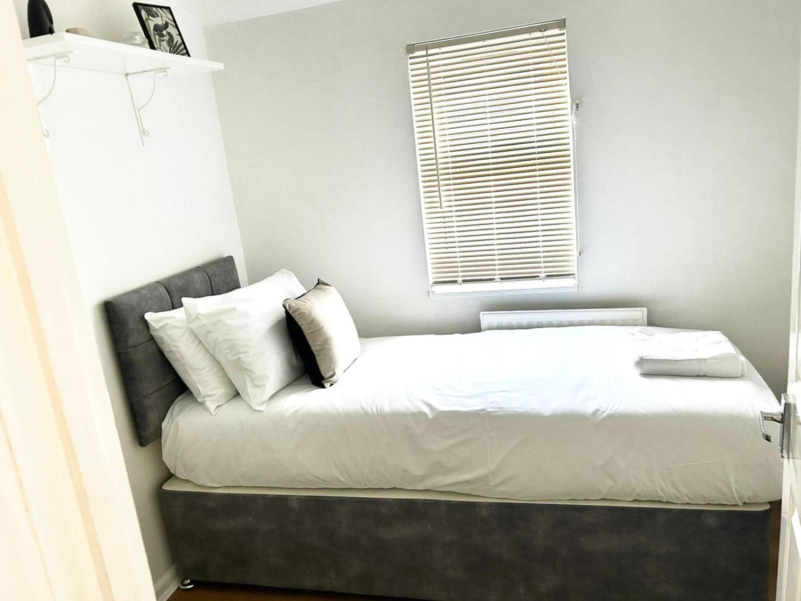 Mideyah Stays - 3 Bed Comfy House Кардифф Экстерьер фото