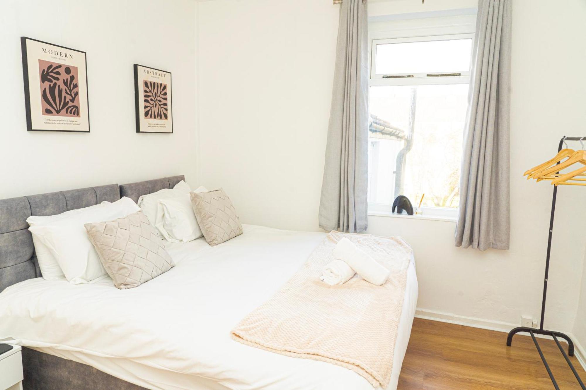 Mideyah Stays - 3 Bed Comfy House Кардифф Экстерьер фото