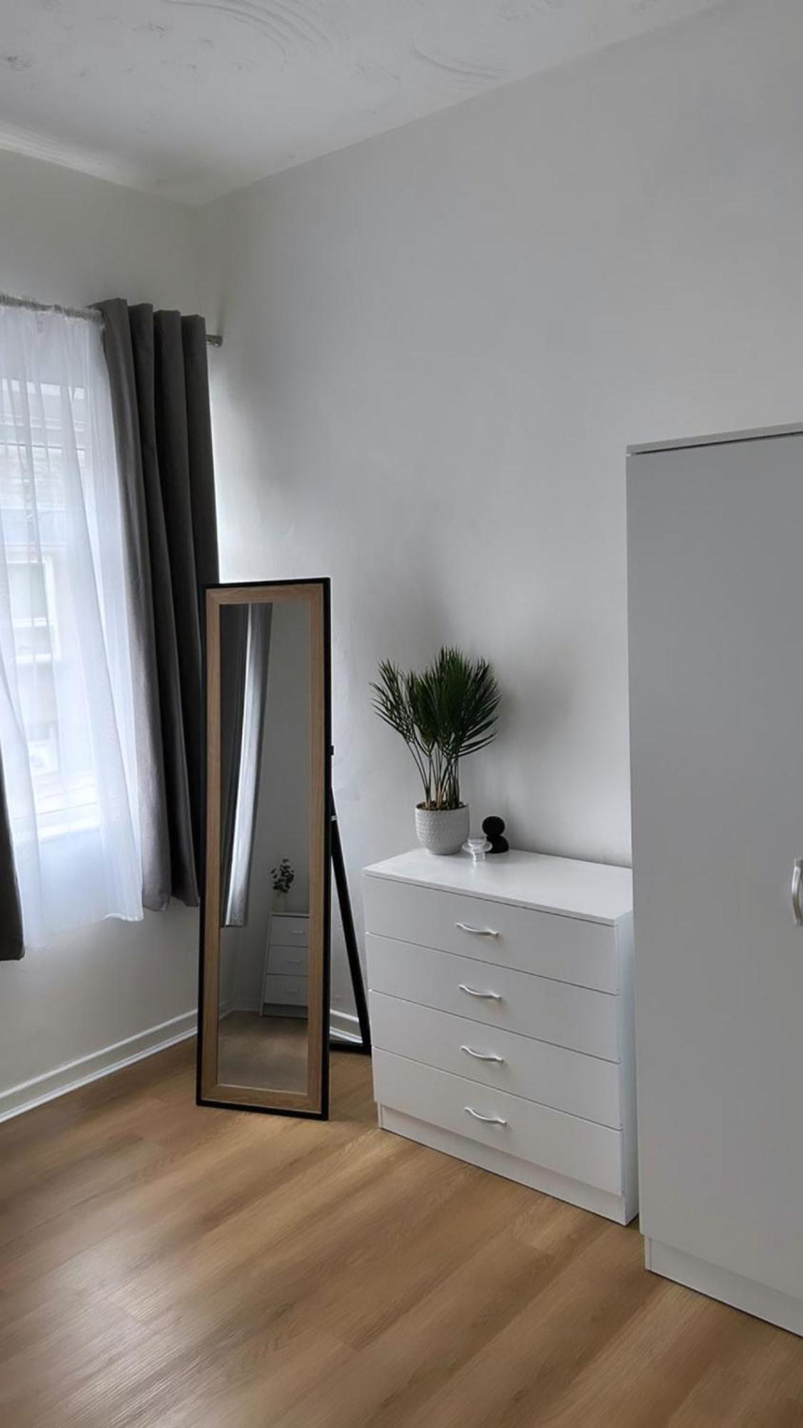 Mideyah Stays - 3 Bed Comfy House Кардифф Экстерьер фото